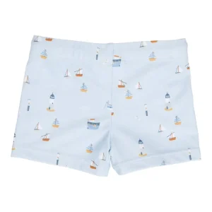 Παιδικό μαγιό LITTLE DUTCH Sailors Bay blue Κολυμπήστε και παίξτε όλη μέρα! Με αυτό το άνετο μαγιό από ανακυκλωμένο πολυεστέρα, τίποτα δεν σας εμποδίζει να διασκεδάσετε στην πισίνα ή στην παραλία. Πηγαίνετε στην περιπέτεια και αναζητήστε τους πολλούς θησαυρούς ανάμεσα στην άμμο και στο νερό. Η ελαστική ζώνη στη μέση και το κορδόνι χαρίζουν σε αυτό το μαγιό μια άνετη εφαρμογή, είτε το μικρό σας κολυμπά είτε παίζει. Υλικό: 85% ανακυκλωμένος πολυεστέρας/15% ελαστίνη Οδηγίες πλυσίματος: Πλύσιμο στο πλυντήριο στους 30 βαθμούς, ήπιος κύκλος. Μη σιδερώνετε. Χωρίς λευκαντικό. Δεν είναι κατάλληλο για στεγνωτήριο Προειδοποίηση: ξεπλύνετε με κρύο καθαρό νερό μετά τη χρήση