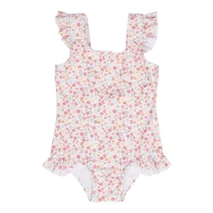 Oλόσωμο μαγιό με βολάν για κορίτσια Summer Flowers LITTLE DUTCH Πού είναι η πισίνα;! Αυτό το χαριτωμένο μικρό μαγιό σας προσκαλεί να κολυμπήσετε! Το απαλό και ελαστικό ύφασμα από ανακυκλωμένο πολυεστέρα θα είναι τόσο άνετο όταν κολυμπάτε στην πισίνα ή όταν παίζετε έξω στην άμμο. Τα βολάν γύρω από στους ώμους και τη μέση προσθέτουν μια αξιολάτρευτη πινελιά στο καλοκαιρινό στιλ. Κατασκευασμένο από προστατευτικό ύφασμα UV 50+ Υλικό : 85% ανακυκλωμένος πολυεστέρας/15% ελαστάνη Οδηγίες πλυσίματος: Πλύσιμο στο πλυντήριο στους 30 βαθμούς, ήπιες στροφές, δεν σιδερώνετε, απαγορεύεται το λευκαντικό. Δεν είναι κατάλληλο για στεγνωτήριο. Προειδοποίηση: ξεπλύνετε με κρύο καθαρό νερό μετά τη χρήση